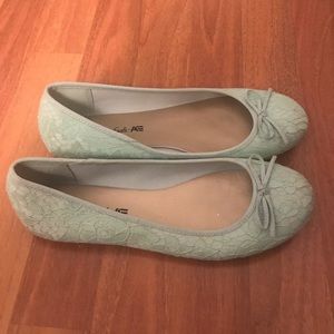 Women’s size 8 Flats